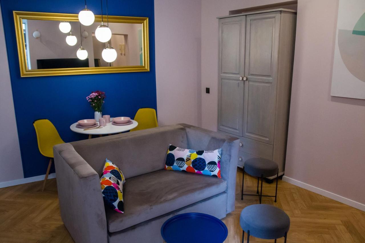 Holi Apartment *